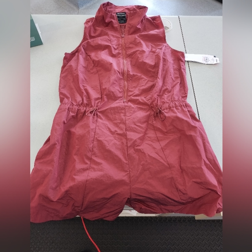 Saucony Unwind Romper NWT Small